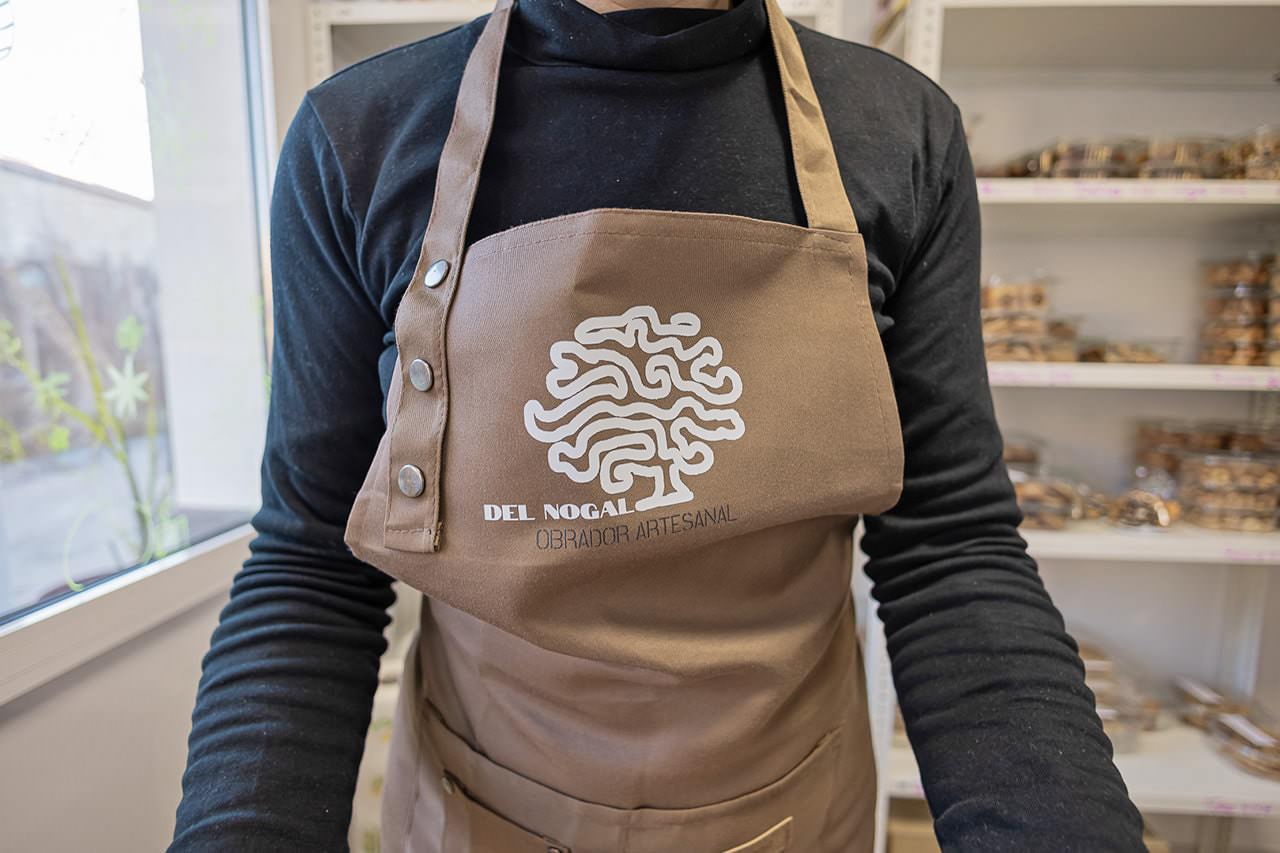 vista del mandril con el logo el nogal