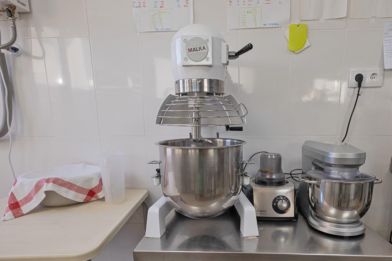 maquinaria profesional para la elaboración de los productos el nogal